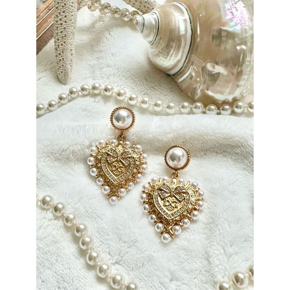 Gold Pearl Heart Drop Earrings - Elegant Women’s Jewelry - Picture 4 of 7